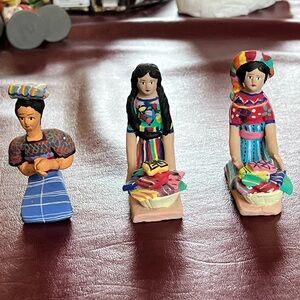 Set of 3 Guatemalan Clay Figurines rzz so